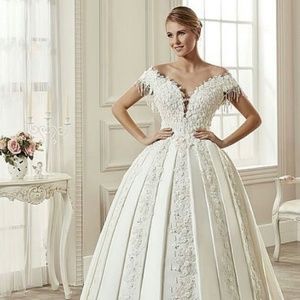 Ball gown/ wedding dress/ robe de mariée